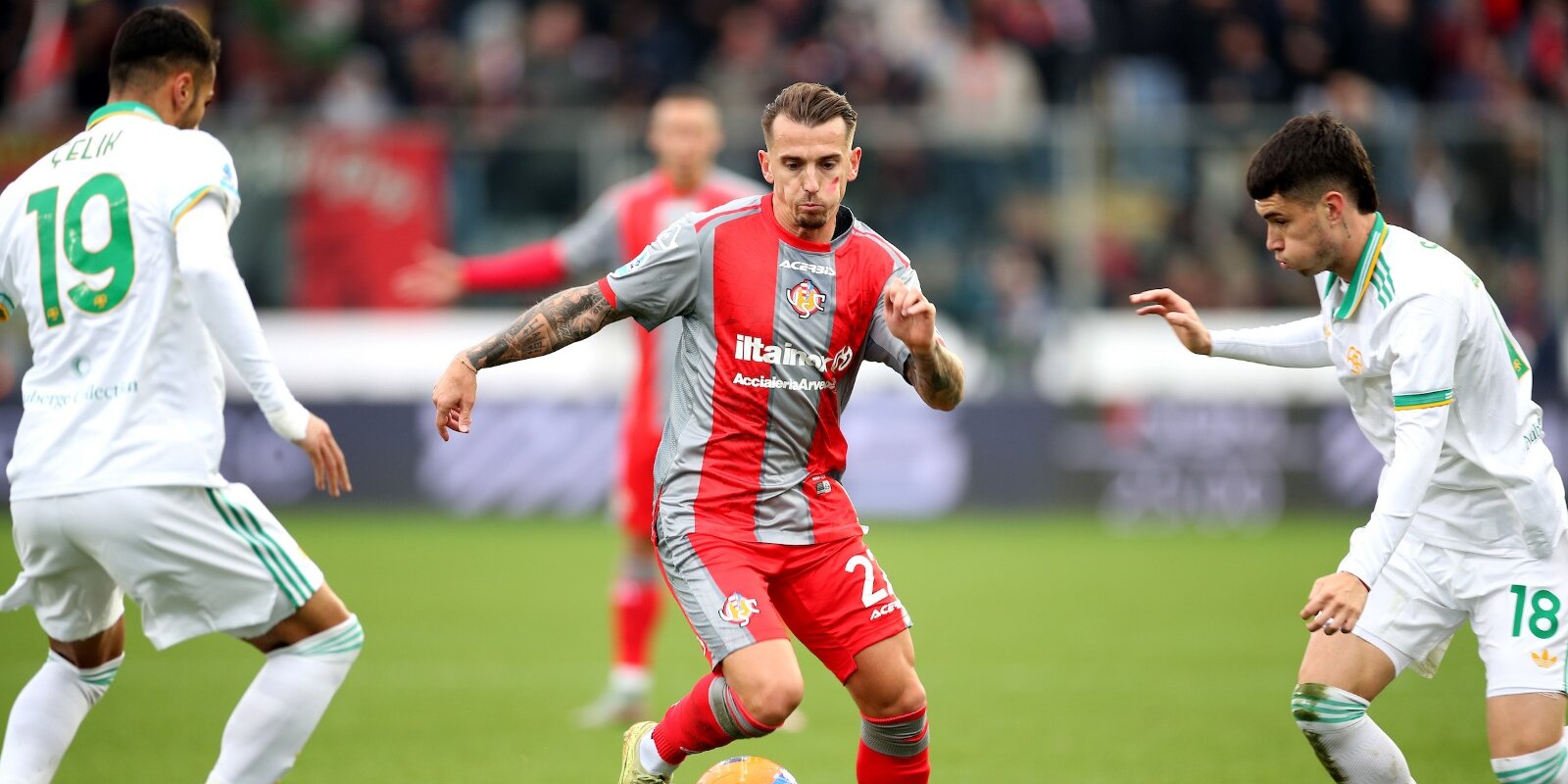 Cremonese, le rivali si avvicinano: a Bologna serve una gara perfetta