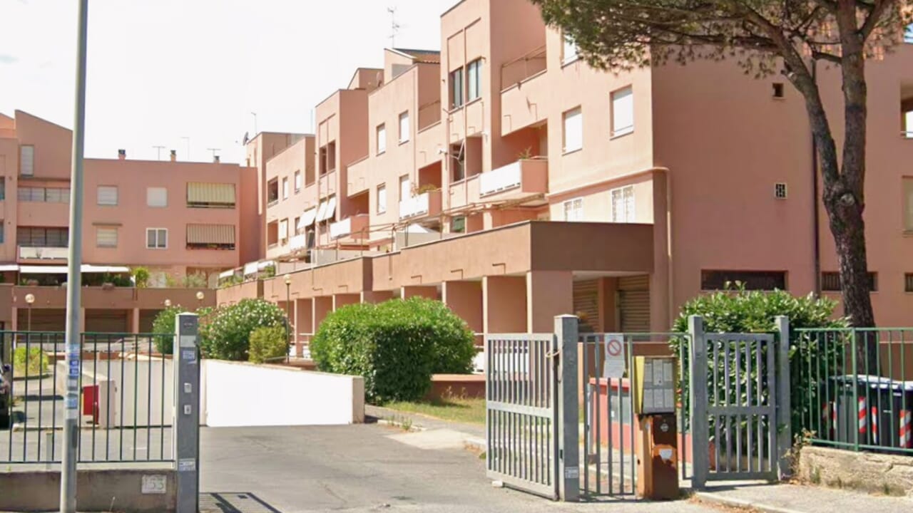 Chi ha comprato le case ex Enasarco contro l'arrivo di inquilini Erp: "Impatto sociale ignorato"