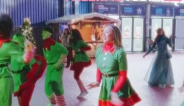 La magia della pista di pattinaggio anima la Fiera: inaugurato il Villaggio di Natale