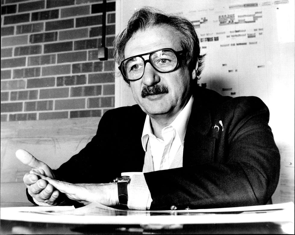 Mr. Gehry's work.  Visiting American architect, Mr. Frank Gehry at the Sydney Tech.