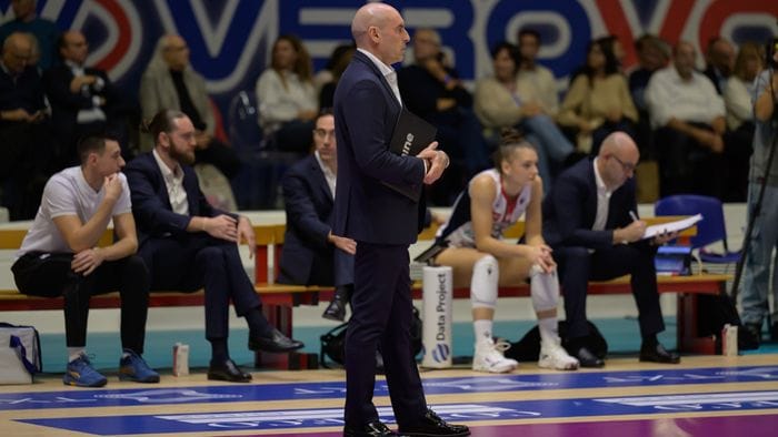 accordo con il club, coach Parisi lascia