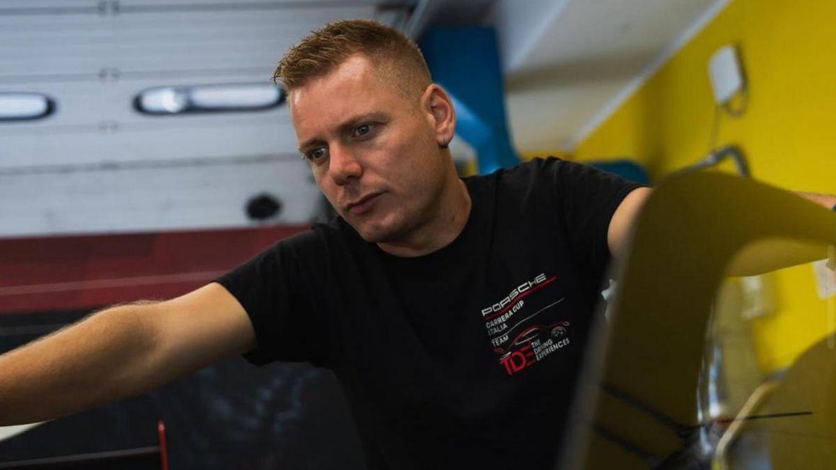 si era schiantato con la Smart contro un muro