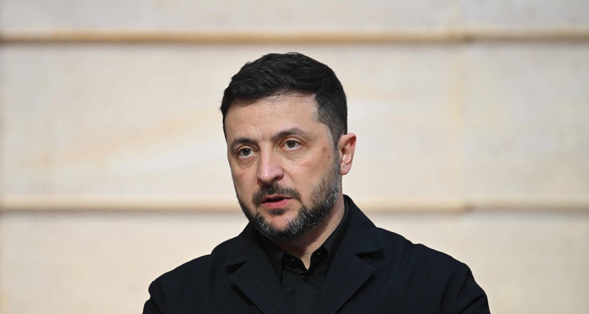 Ucraina e le elezioni, il sondaggio che fa tremare Zelensky