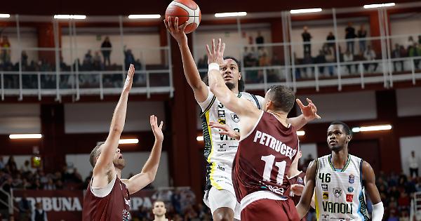 Caso Trapani: Vanoli e Juvi alla finestra