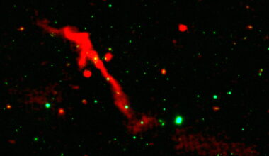 Il risveglio del buco nero. Come un vulcano, è tornato a eruttare dopo cento milioni di anni