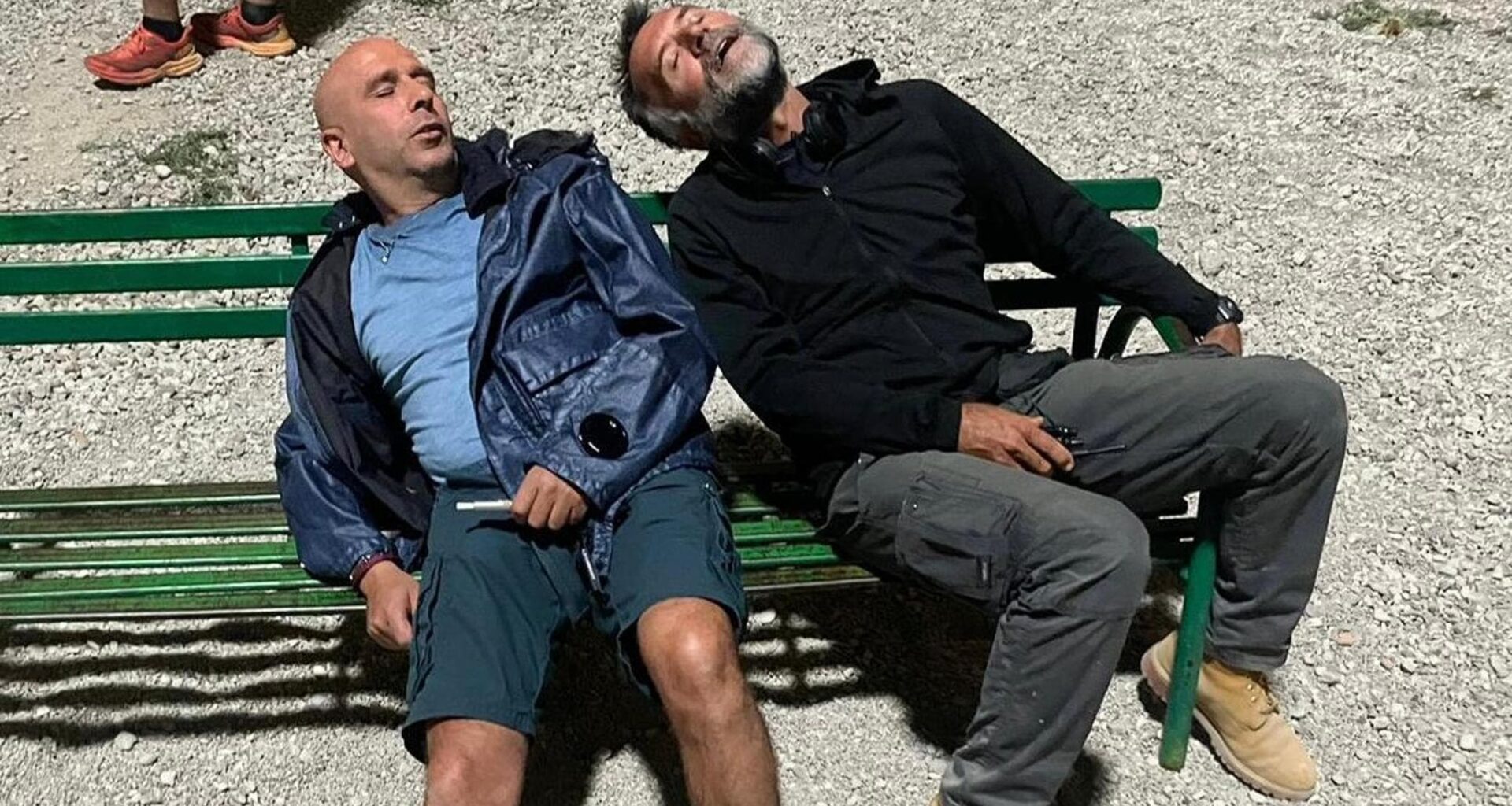 “Io, Zalone e il segno della conchiglia per distinguere le comparse dai pellegrini del Cammino” - la Repubblica