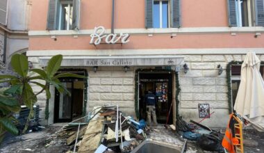 Bar San Calisto, parte il restyling: “Portatevi via un pezzo di rione” - la Repubblica