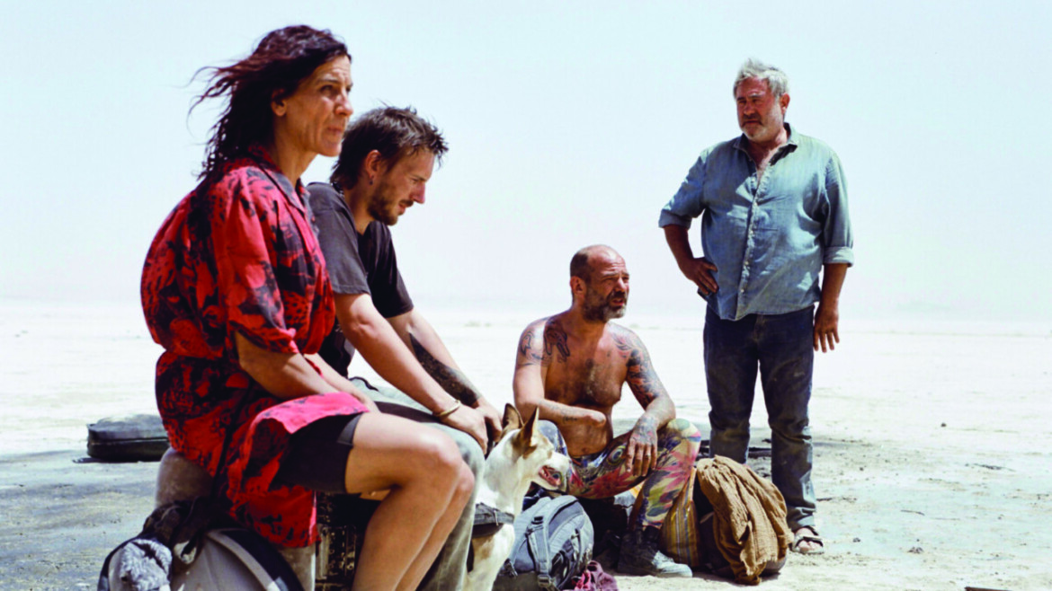 Corteo notturno a Minneapolis per Renee Good foto Ap/Ryan Murphy
