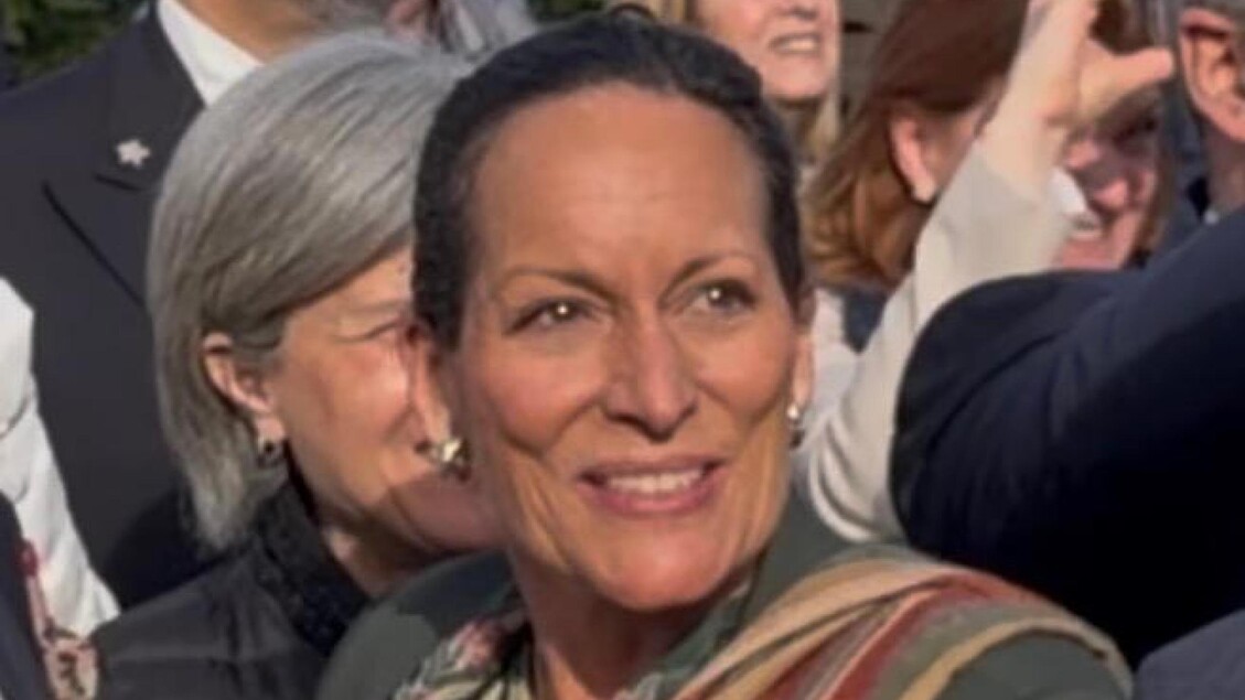 Zahra Aga Khan, i piedi nel mare della Costa Smeralda a solo un anno - Notizie