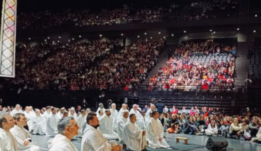 Fiducia e amicizia, così Taizé ha richiamato 15mila giovani a Parigi