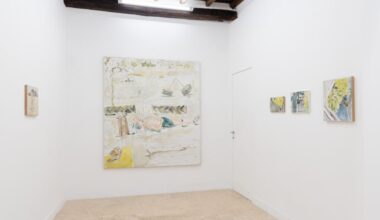 La dimensione domestica diventa indagine sull’interiorità in una mostra di pittura a Roma