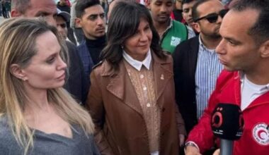 Angelina Jolie visita il valico di Rafah a Gaza