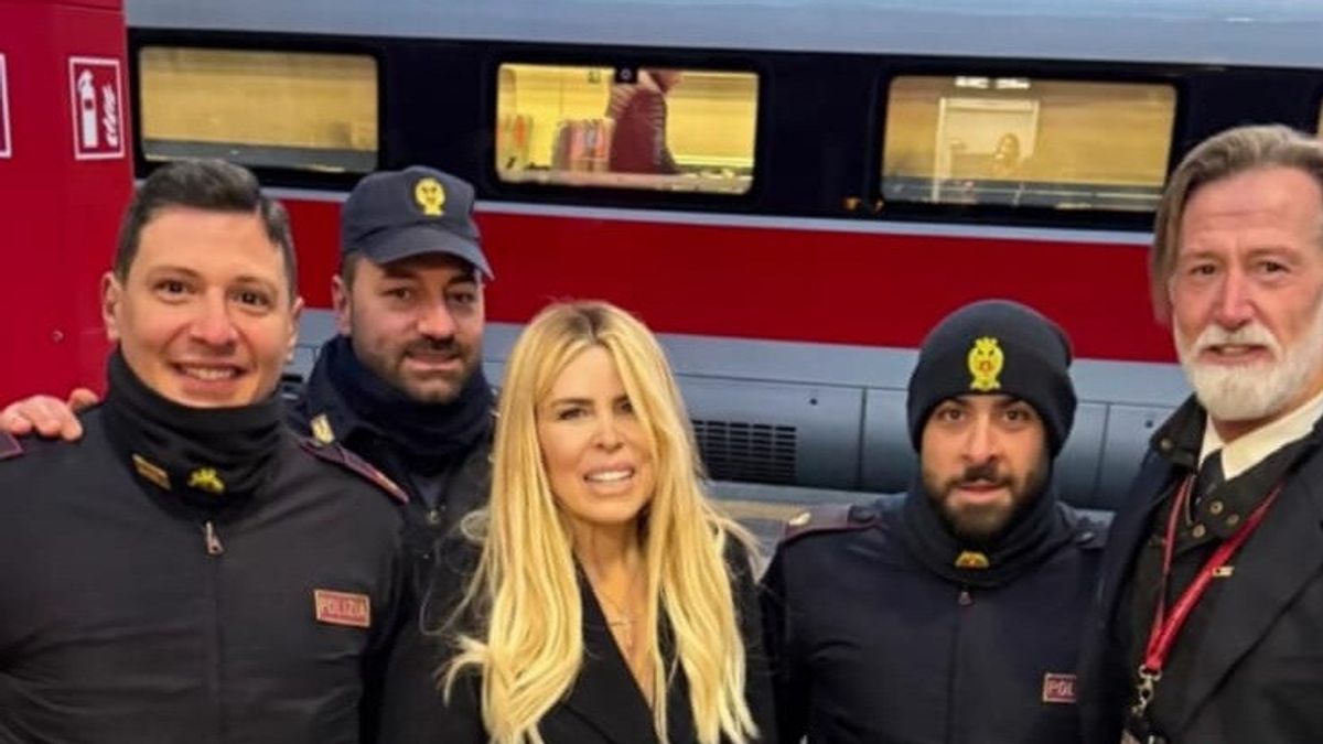 Milano, malore per Loredana Lecciso alla stazione Centrale - Tgcom24