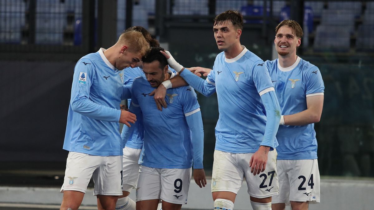 Serie A, Lazio-Genoa 3-2: Cataldi riporta la vittoria ai biancocelesti con un gol al 100’