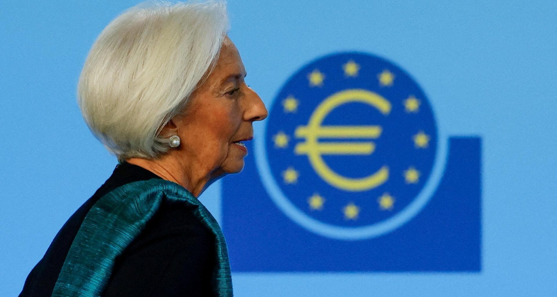 Lo stipendio di Christine Lagarde: la presidente Bce guadagna quattro volte il capo della Fed
