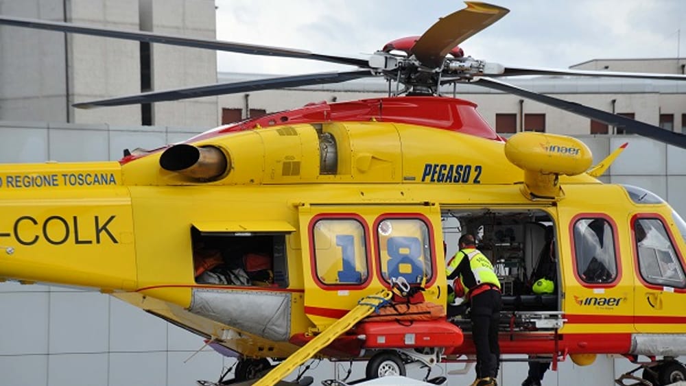 Ustioni dopo i botti, giovane trasferito in elicottero a Pisa