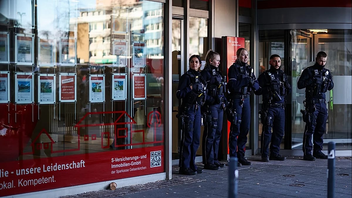 Rapina record in Germania: ladri entrano nel caveau di una banca e rubano decine di milioni di euro