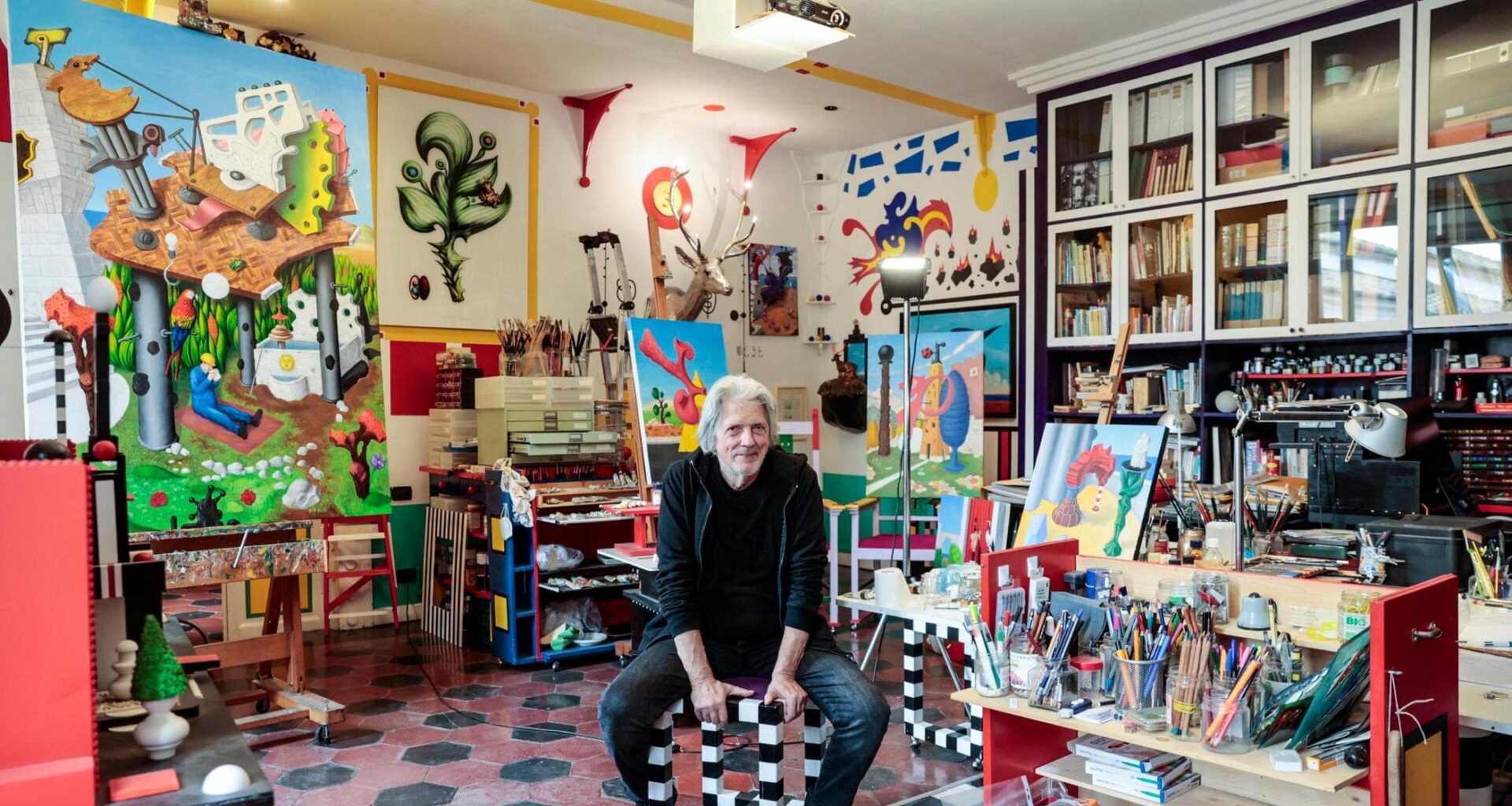 Al Pantheon la open house di Luigi Serafini: “La mia casa museo da fiaba ora a rischio sfratto”