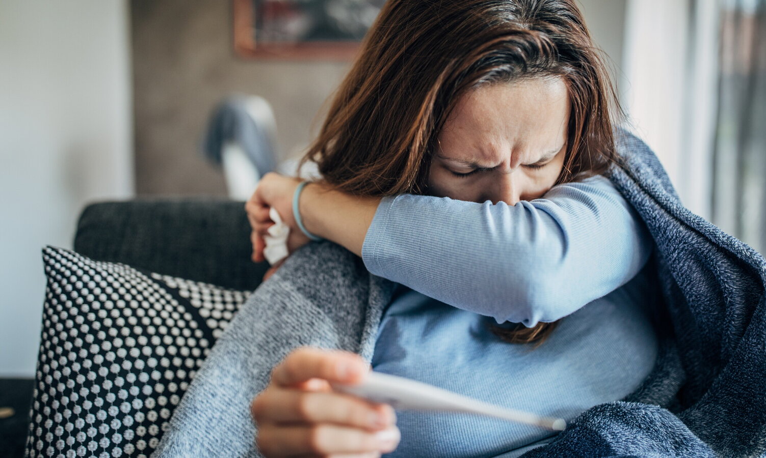 Influenza K è "infinita": questi sintomi durano oltre 20 giorni. I consigli del medico