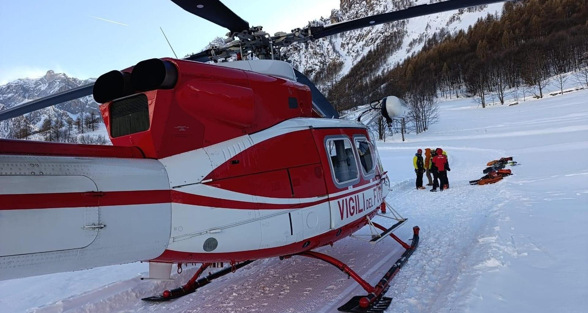 Valanga in alta valle Maira sopra Acceglio travolge 4 persone: un morto, due feriti gravi