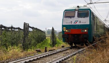Linea elettrica danneggiata, 21 treni cancellati sulla Torino-Fossano
