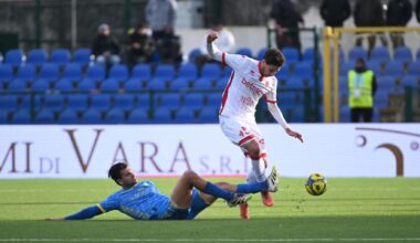 Il Bari ancora ko: 1-0 con la Carrarese. Ora è in piena zona retrocessione: Vivarini già in bilico