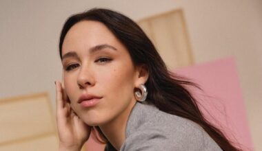 Aurora Ramazzotti e gli hater dei ragazzi di Crans-Montana: "Siete mai stati giovani e incoscienti?"