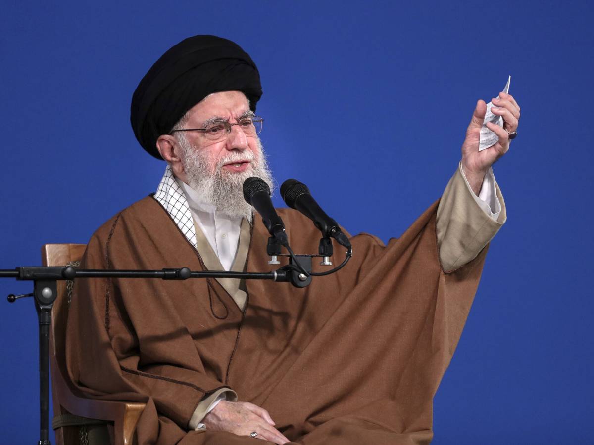 La fortezza iraniana tra Pasdaran, milizie e intelligence: ecco chi tiene in piedi il regime