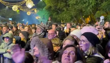 Capodanno “diffuso” a Cagliari, migliaia in piazza tra musica e divertimento