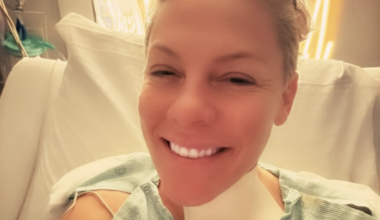 Pink in ospedale a Capodanno: intervento urgente al collo, fan in apprensione