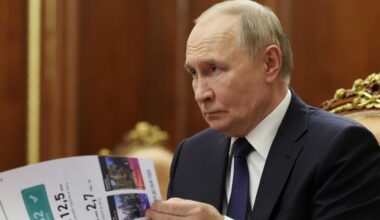 Giallo sul raid contro la villa di Putin. Mosca schiera i missili in Bielorussia - La Verità