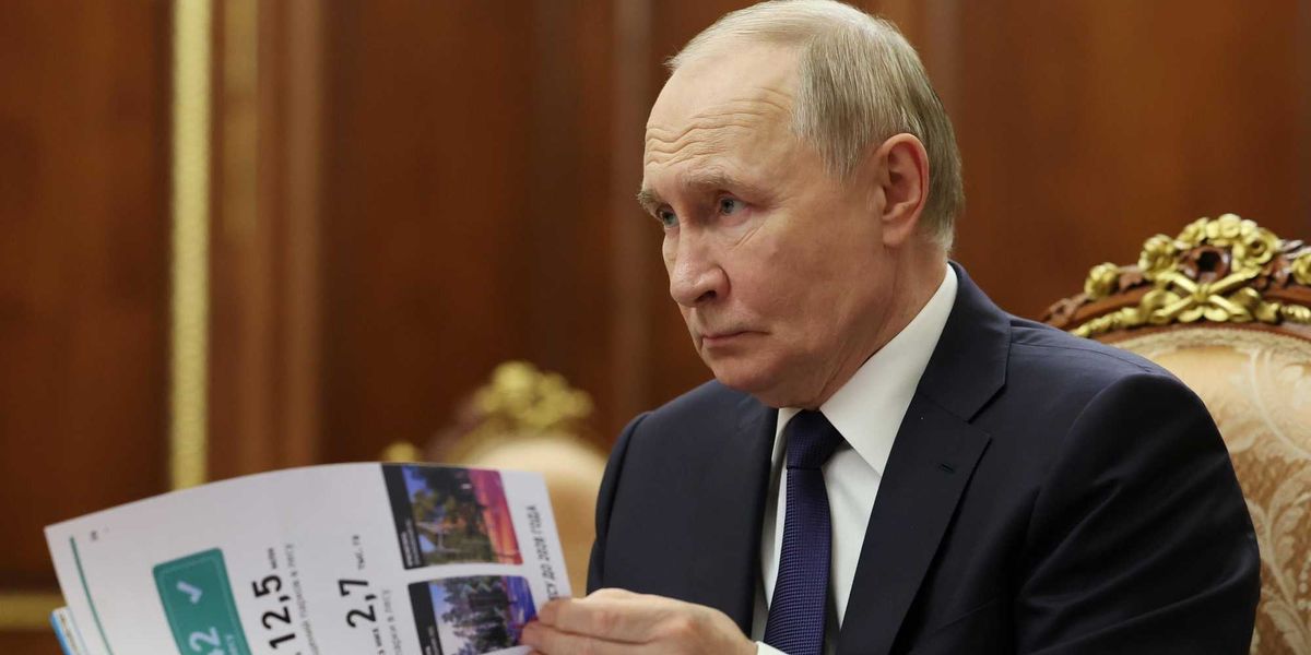 Giallo sul raid contro la villa di Putin. Mosca schiera i missili in Bielorussia - La Verità