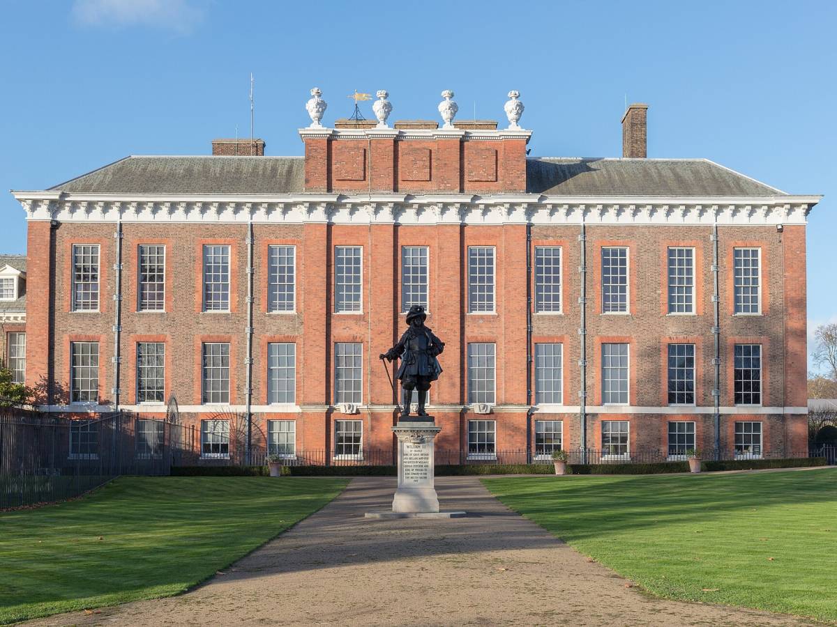 Tenta di introdursi per due volte a Kensington Palace, paura per William e Kate: arrestato un 39enne