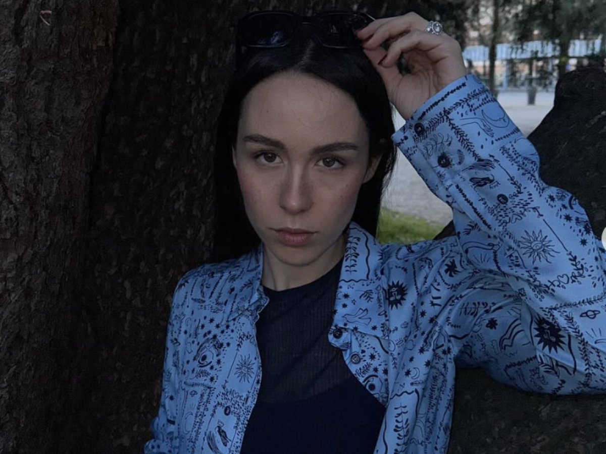 "Voi giovani e incoscienti non lo siete stati mai?". Aurora Ramazzotti difende i ragazzi di Crans-Montana