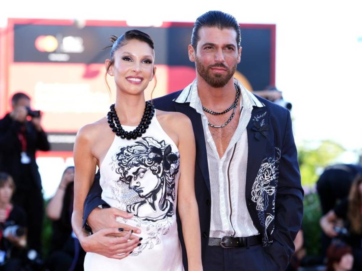 Il dj-set, i red carpet, l'annuncio delle nozze, Tenerife: la storia d'amore tra Can Yaman e Sara Bluma