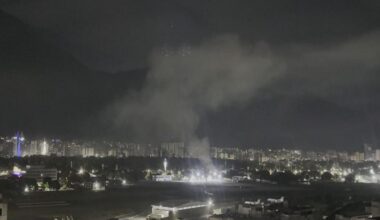 Incendio a Fuerte Tiuna, il più grande complesso militare del Venezuela, dopo una serie di esplosioni a Caracas - 3 gennaio 2026