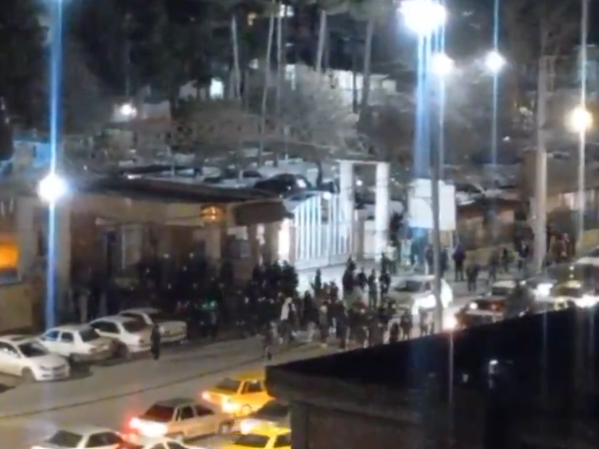 Iran, raid nell'ospedale: i pasdaran sparano per arrestare i manifestanti ricoverati