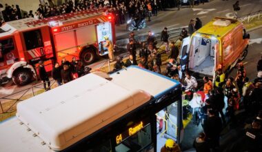A Gerusalemme un autobus ha investito un gruppo di manifestanti ultraortodossi, uccidendone uno
