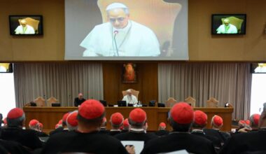 Il Papa e i cardinali, il 7 e l’8 gennaio i lavori del Concistoro straordinario