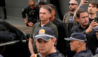 Bolsonaro cade in cella e sbatte la testa dopo una crisi epilettica