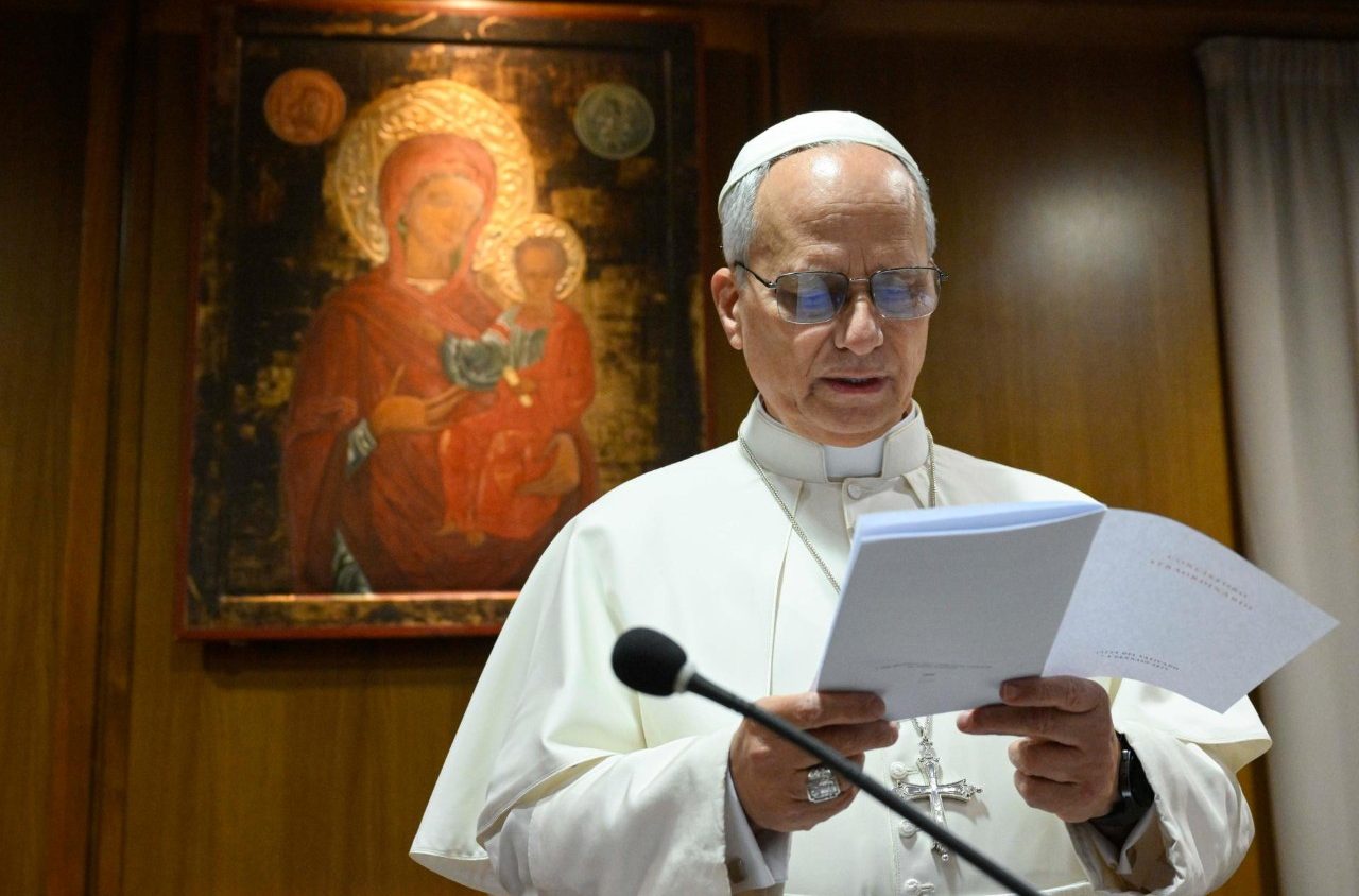 Il Papa apre il Concistoro: “Sono qui per ascoltare. Impariamo a lavorare insieme”