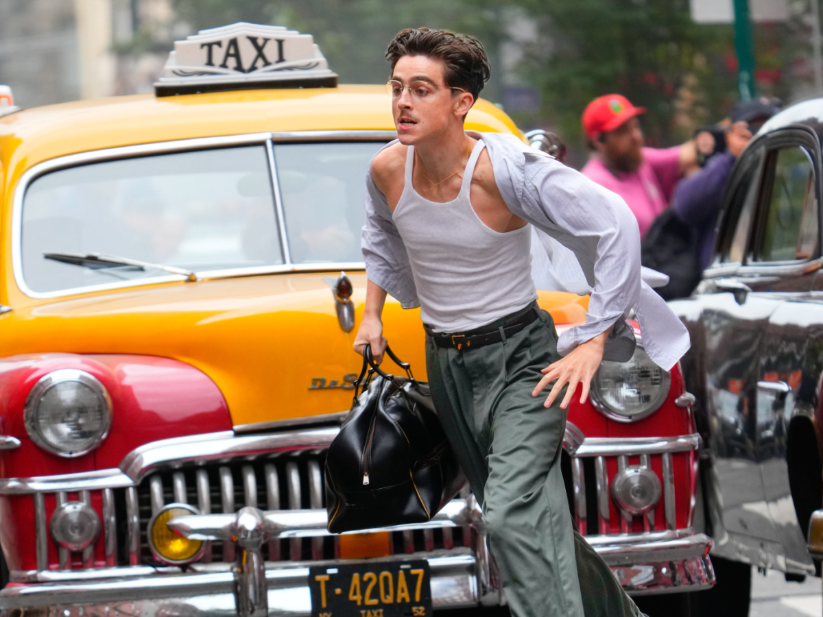 Chalamet gioca a ping-pong per vincere la gara dell'Oscar