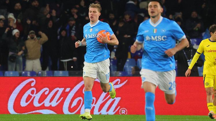 Mc Tominay approfitta dell'errore di Montipò e accorcia