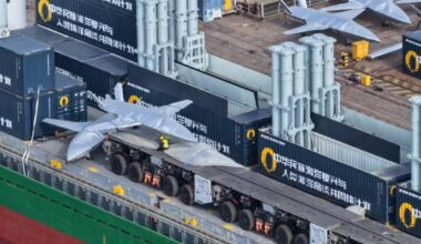 Portacontainer a incastro con catapulte elettromagnetiche: la nuova invenzione che svela i piani di Pechino