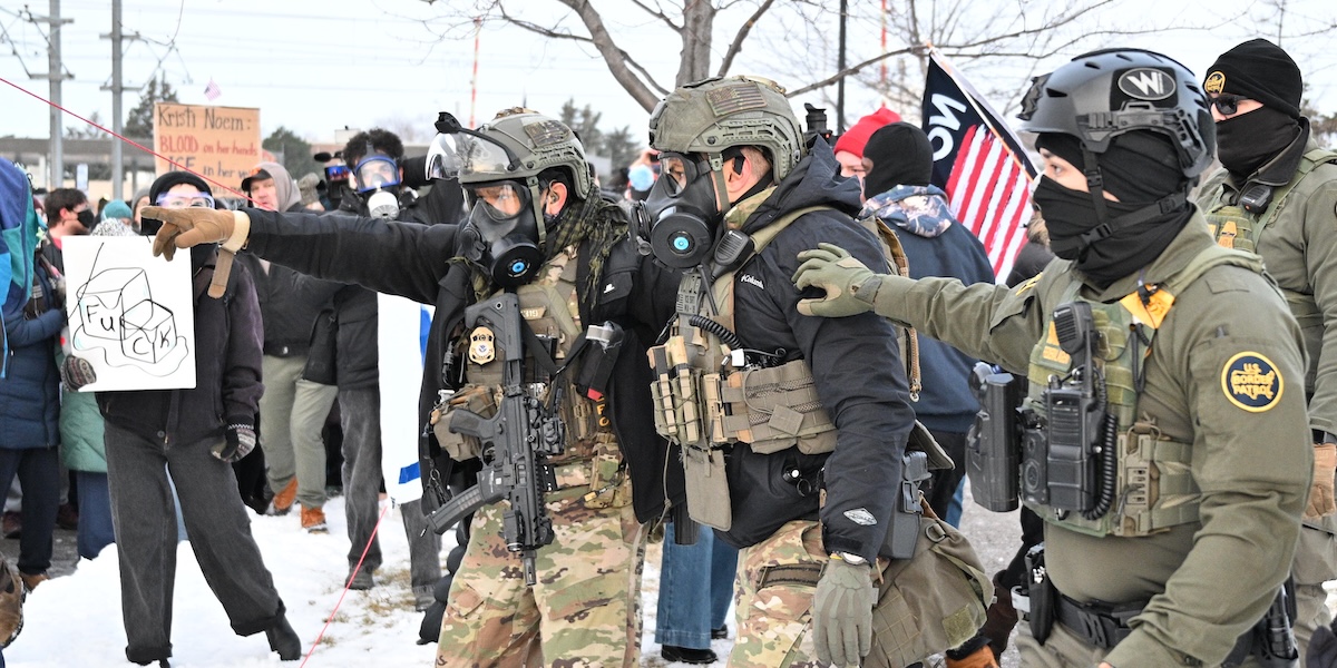 La polizia del Minnesota ha detto di essere stata estromessa dalle indagini sull'uccisione di una donna da parte dell'ICE