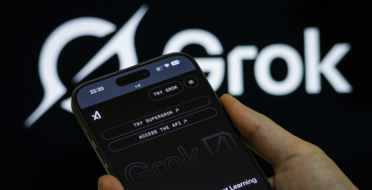 Su X solo gli utenti paganti potranno usare il chatbot Grok per modificare le immagini, dopo molte proteste sui deepfake