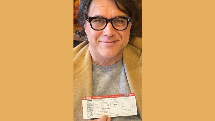 IL procuratore D'Amico con il biglietto aereo