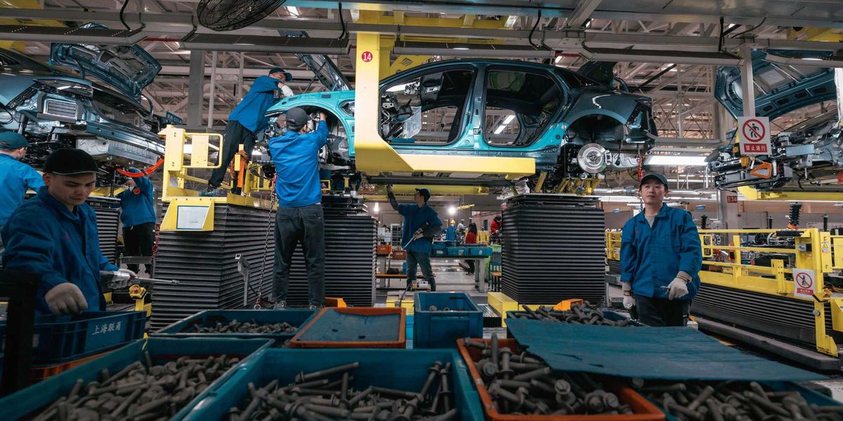 Ursula leva i dazi e spalanca le porte alle auto elettriche made in Cina - La Verità