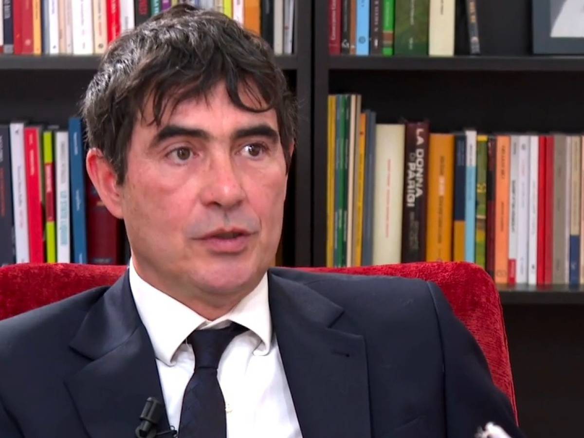 "Butto giù dalla torre Netanyahu". E Fratoianni salva Hannoun, l'amico dei terroristi di Hamas