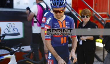 ADDII AL CICLISMO, ANCHE COMBAUD E GRØNDAHL JANSEN APPENDONO LA BICI AL CHIODO